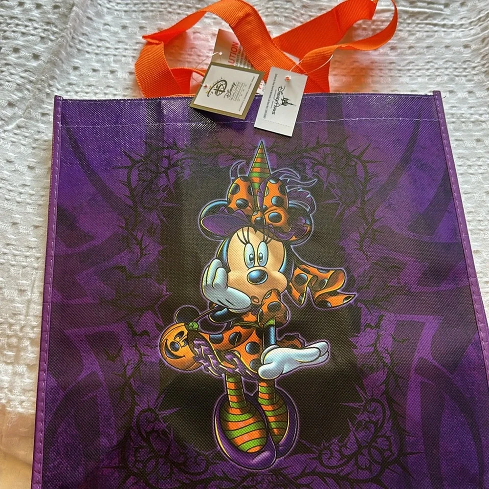 Minnie - Picture 2 of 5